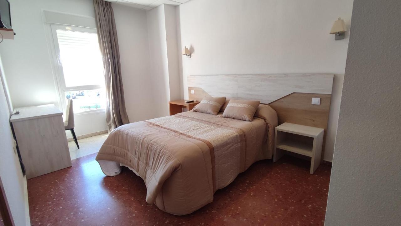 Hotel Pena Cruz Malpartida de Cáceres 外观 照片