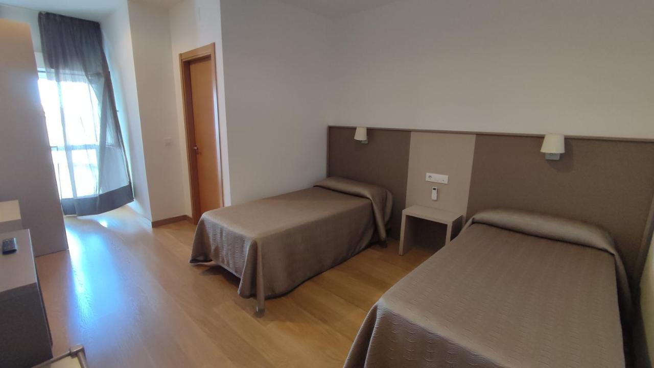 Hotel Pena Cruz Malpartida de Cáceres 外观 照片