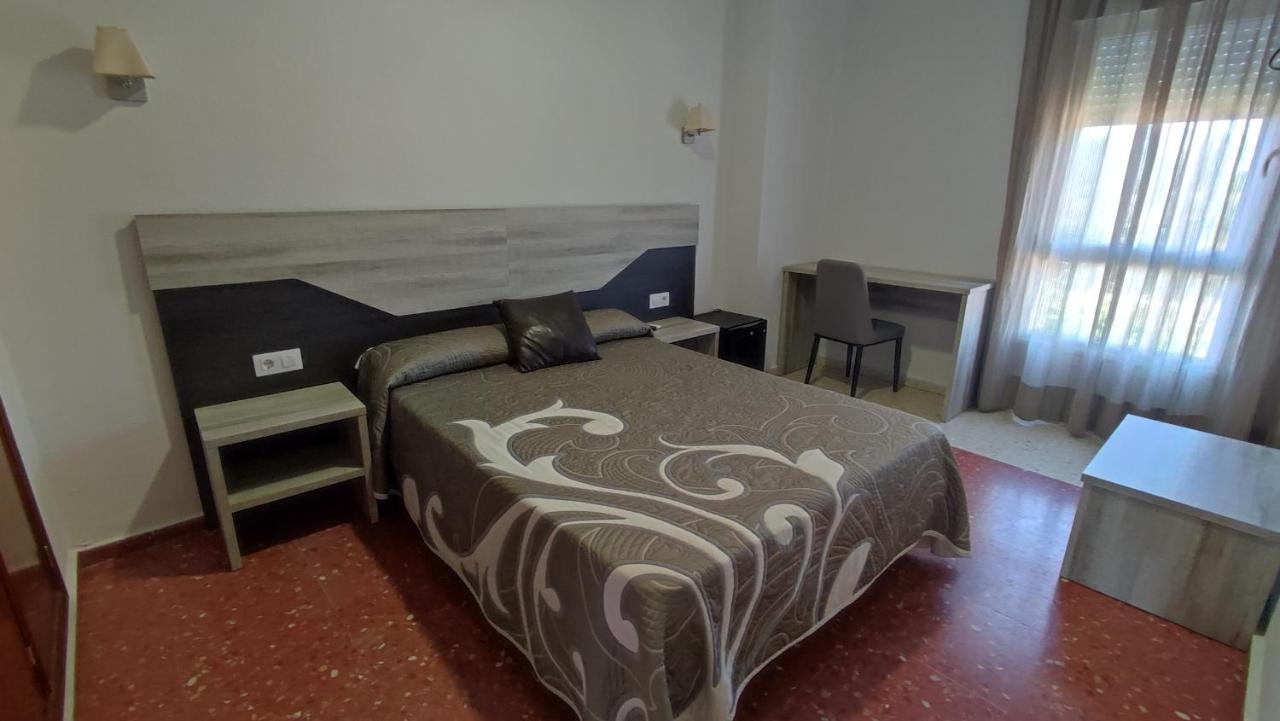 Hotel Pena Cruz Malpartida de Cáceres 外观 照片